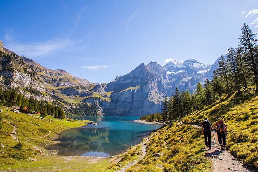 Wandern am Oeschinensee