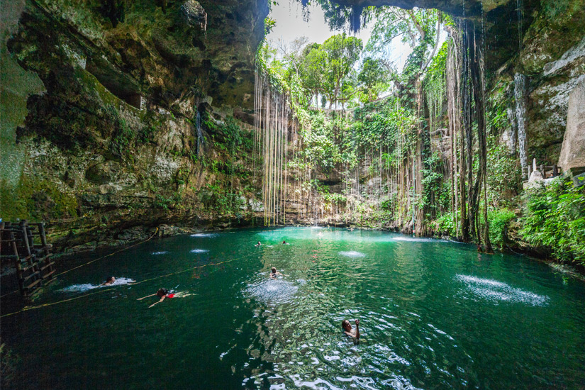 Cenote von Chichen Itza