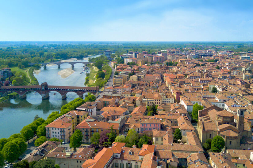 Blick auf Pavia am Tessin