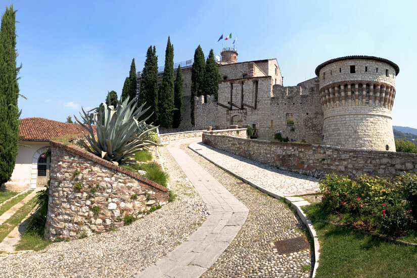 Weg zum Castello di Brescia