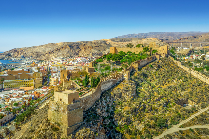 Blick auf Almeria und die Burg