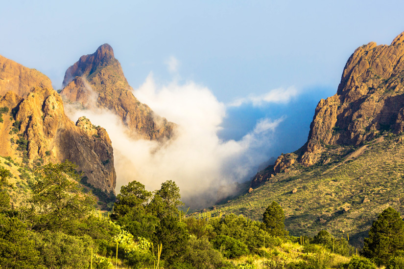 Big-Bend-National-Park-Wolken-im-Chisos-Basin