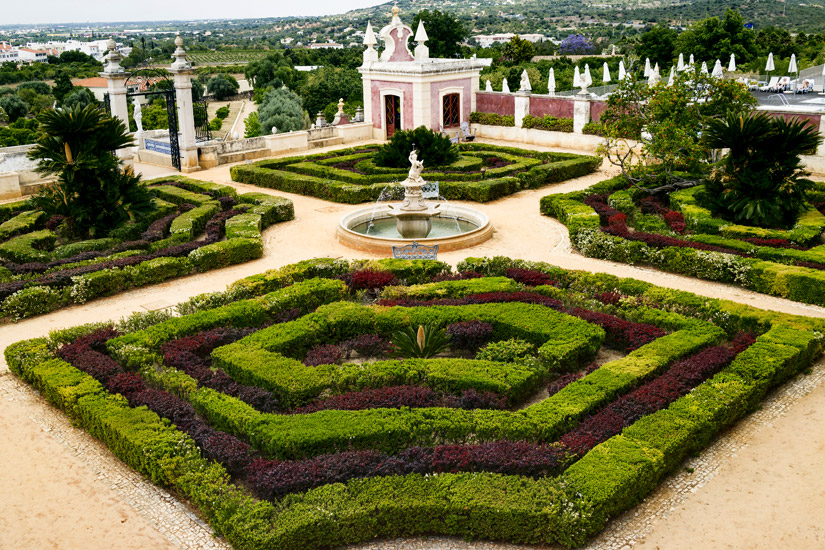 Garten-des-Palast-de-Estoi