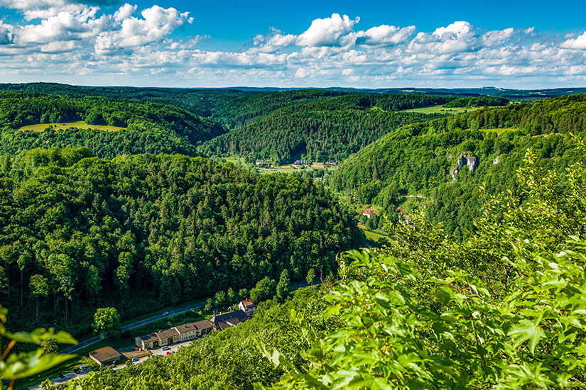 Die-bewaldeten-Huegel-der-Fraenkischen-Schweiz