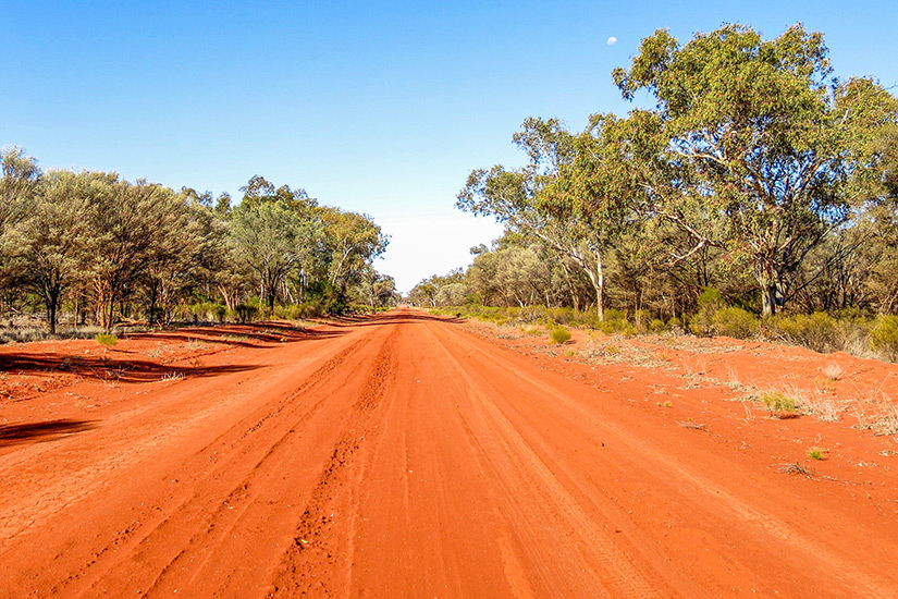 Sandpiste-durch-das-Outback