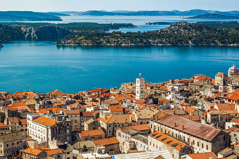 Sibenik-vom-Land-aus-fotografiert