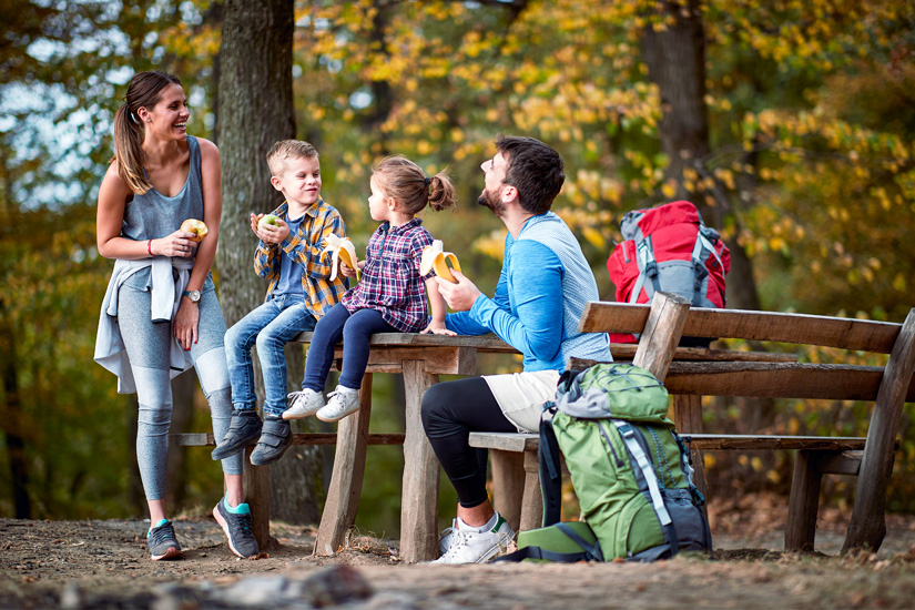 Familie-bei-der-Rast