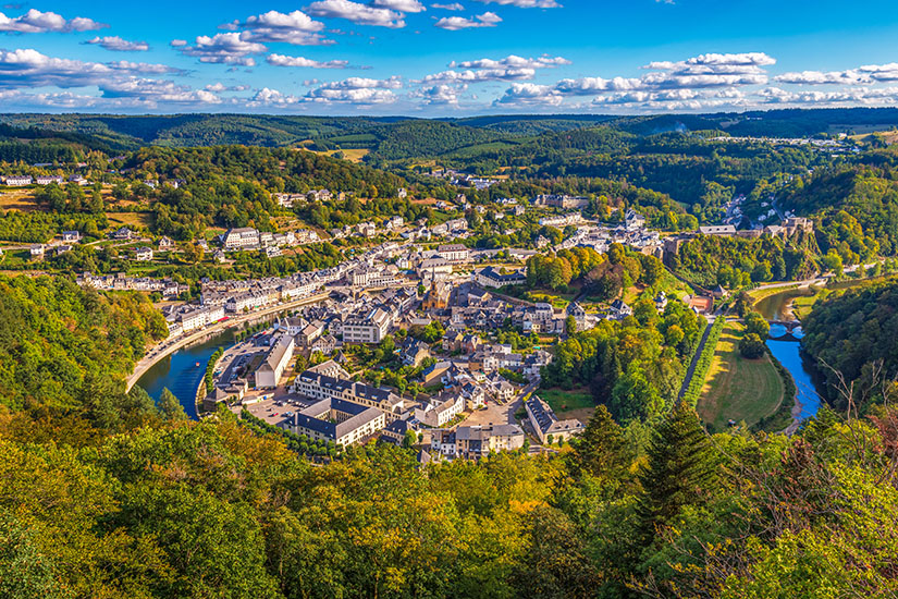 Blick auf Bouillon in Wallonien