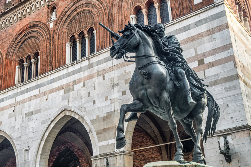 Piacenza Piazza Cavalli