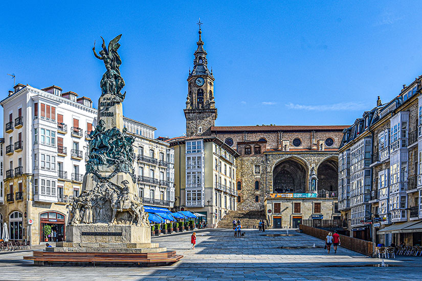 Vitoria Gasteiz Plaza de la-Virgen Blanca