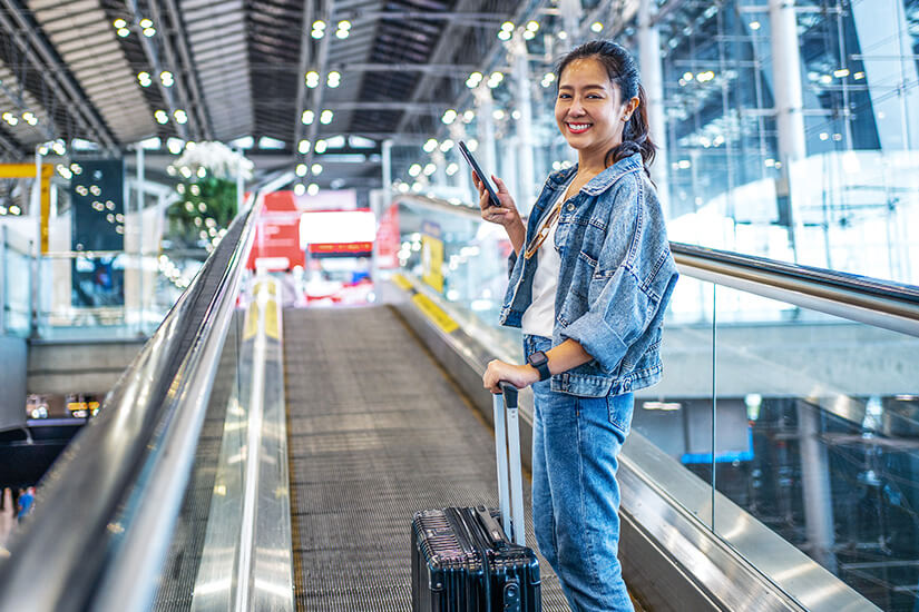 Fahrsteig Frau Flughafen